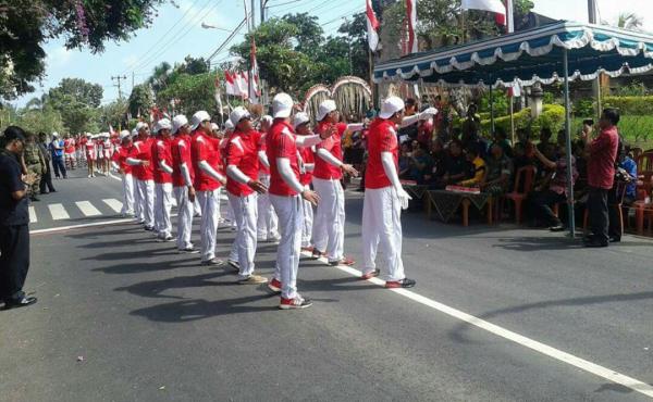 Lomba gerak jalan Kreasi 