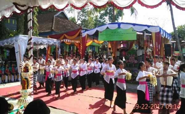 Suasana penerimaan Tim Penilai LSS Provinsi Bali di SMP N 1 Bangli Jumat 22 September 2017