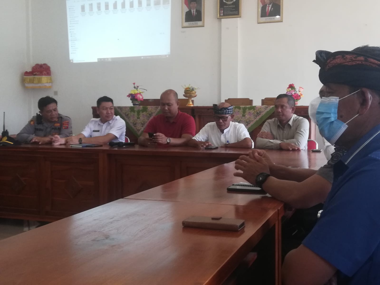 Giat Bapak Camat Susut menghadiri Rapat Mediasi di Br. Petak kaja Kab. Gianyar terkait dengan Pasca 