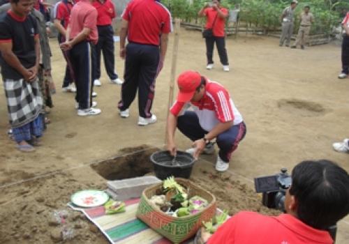 Gerbangdes Sigot di Desa Tiga